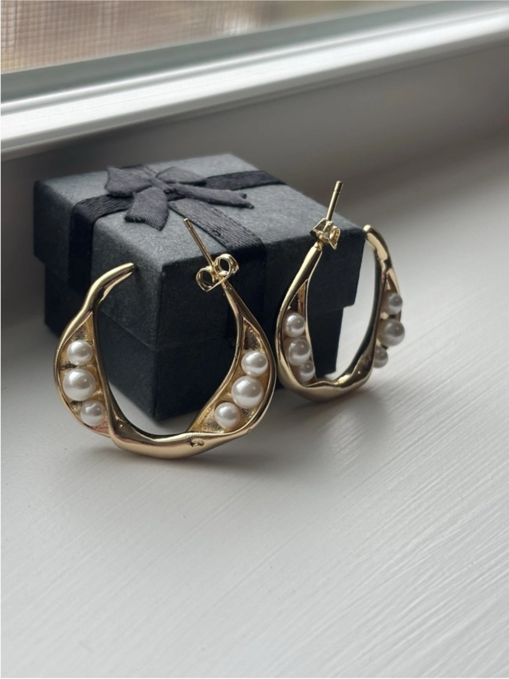 Gold Plated Pearl Hoop Earrings Organic Teardrop Statement Earring Chunky Modern - Picture 11 of 12